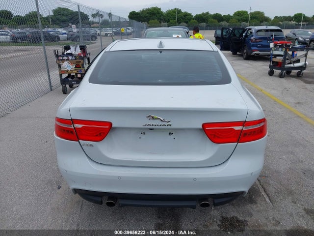 Jaguar Xe 25t Premium 2017 SAJAD4BG6HA972073 Image 16