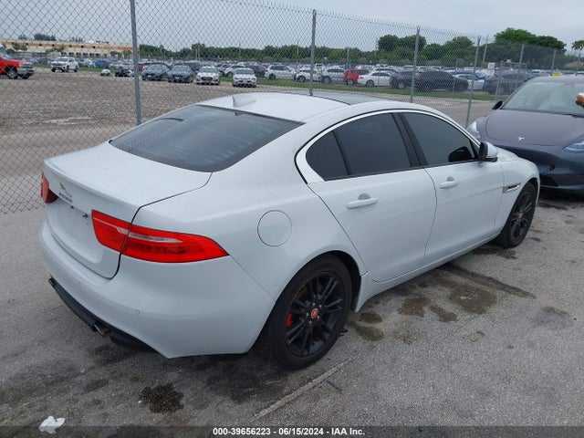 2017 JAGUAR XE SAJAD4BG6HA972073 Photo 3