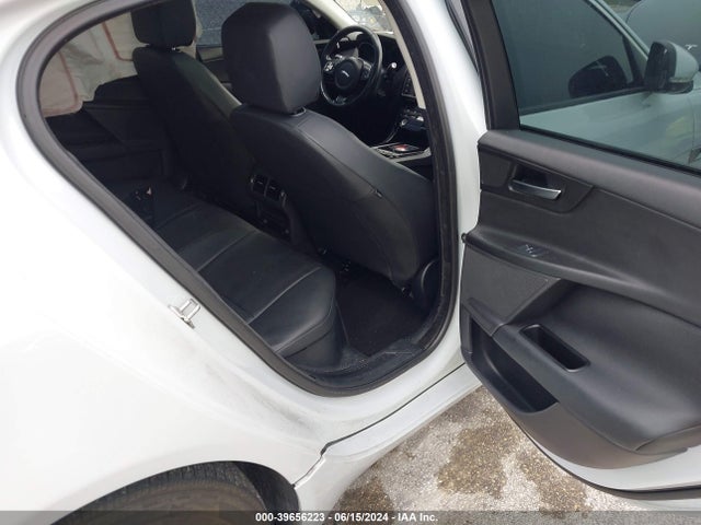 2017 JAGUAR XE SAJAD4BG6HA972073 Photo 7