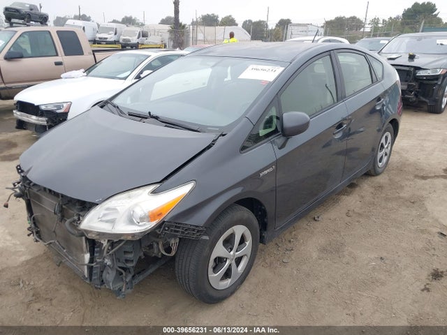 Toyota Prius Two 2014 JTDKN3DU2E1811096 Image 2