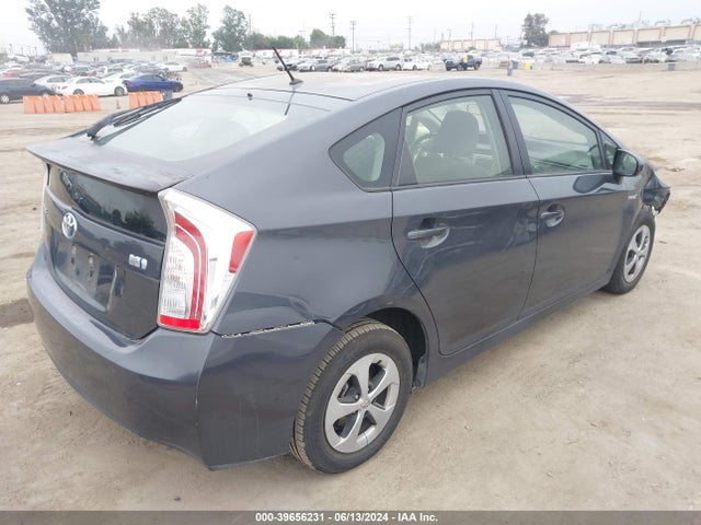 Toyota Prius Two 2014 JTDKN3DU2E1811096 Image 4