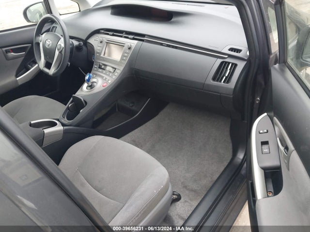 Toyota Prius Two 2014 JTDKN3DU2E1811096 Image 5