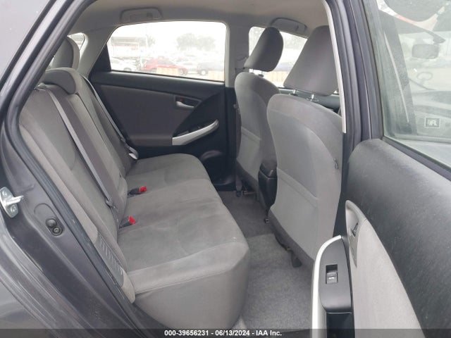 Toyota Prius Two 2014 JTDKN3DU2E1811096 Image 8
