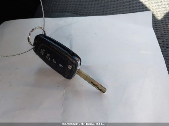 5NMS2CADXKH095966 Hyundai Santa Fe Se