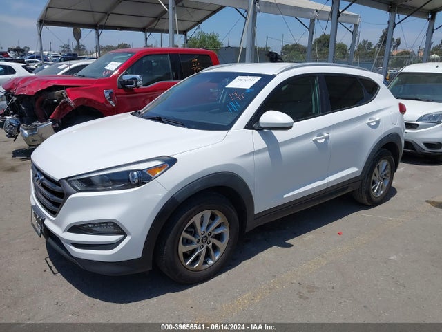 Hyundai TUCSON SE 2016 KM8J33A49GU113832 Image 2