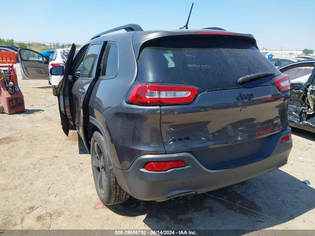 1C4PJMCB2JD533221 Jeep Cherokee Latitude 4x4