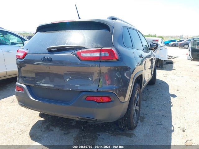 1C4PJMCB2JD533221 Jeep Cherokee Latitude 4x4