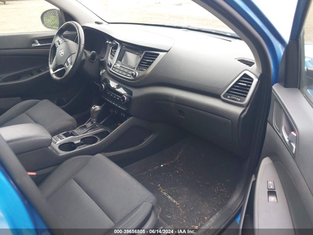 Hyundai Tucson Night 2017 KM8J3CA22HU443294 Image 5