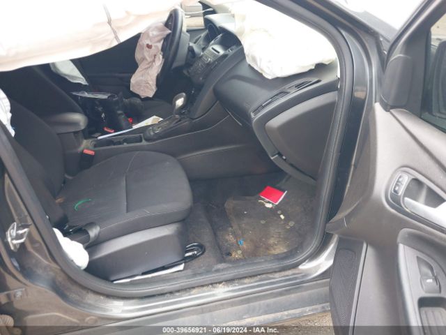 1FADP3F28HL279382 Ford FOCUS SE