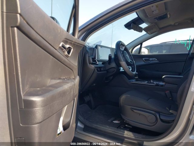 KNDPU3AF9P7197999 KIA Sportage Lx