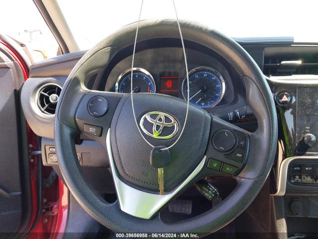 Toyota COROLLA LE 2018 5YFBURHE4JP818761 Image 11