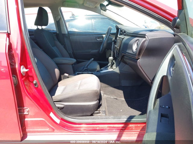 Toyota COROLLA LE 2018 5YFBURHE4JP818761 Image 5