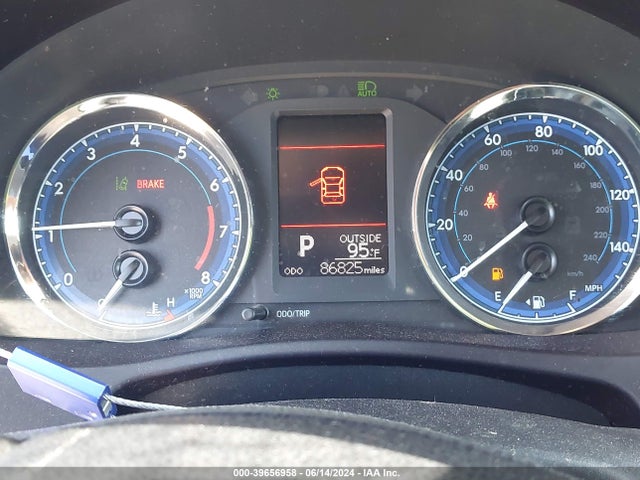 Toyota COROLLA LE 2018 5YFBURHE4JP818761 Image 7