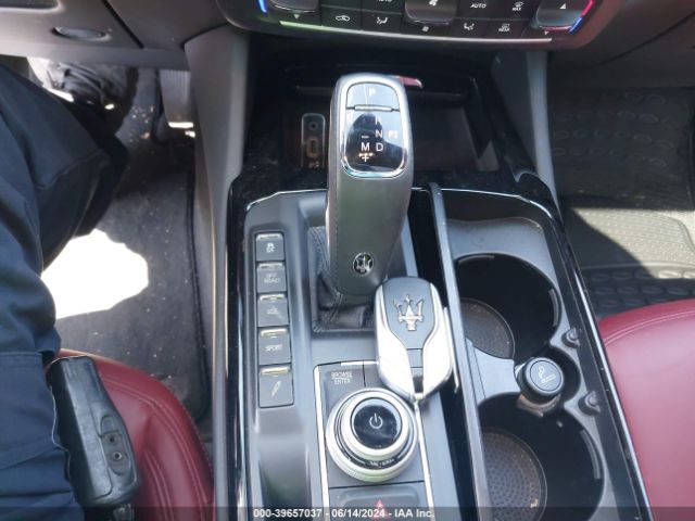 ZN661YUM5NX406825 Maserati Levante Modena