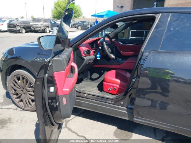 ZN661YUM5NX406825 Maserati Levante Modena