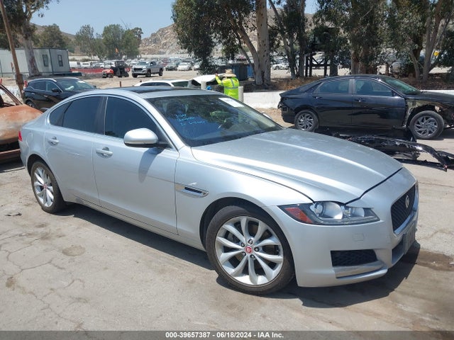 2018 JAGUAR XF SAJBD4FX0JCY56473 Photo 0