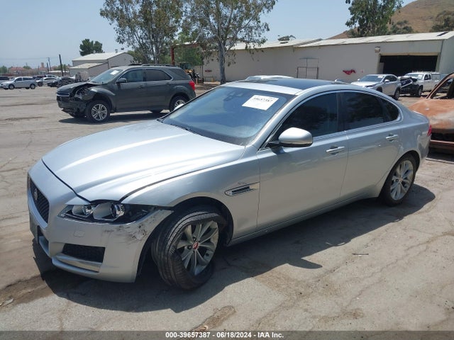 2018 JAGUAR XF SAJBD4FX0JCY56473 Photo 1