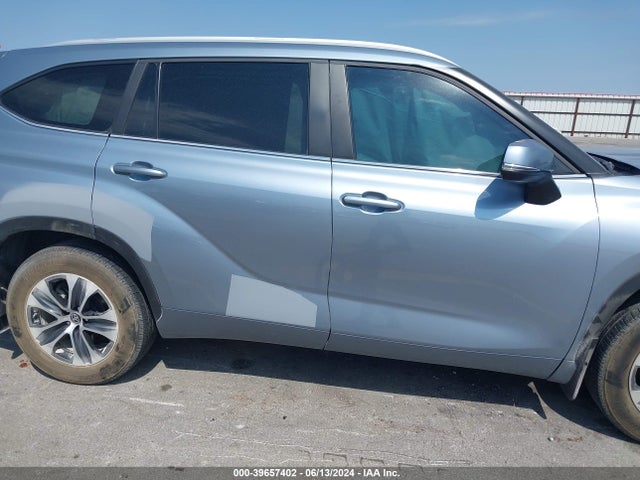 Toyota Highlander Xle 2023 5TDKDRAH4PS027134 Image 13
