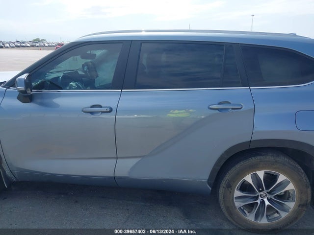 Toyota Highlander Xle 2023 5TDKDRAH4PS027134 Image 14