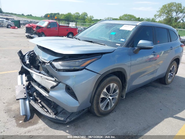 Toyota Highlander Xle 2023 5TDKDRAH4PS027134 Image 2