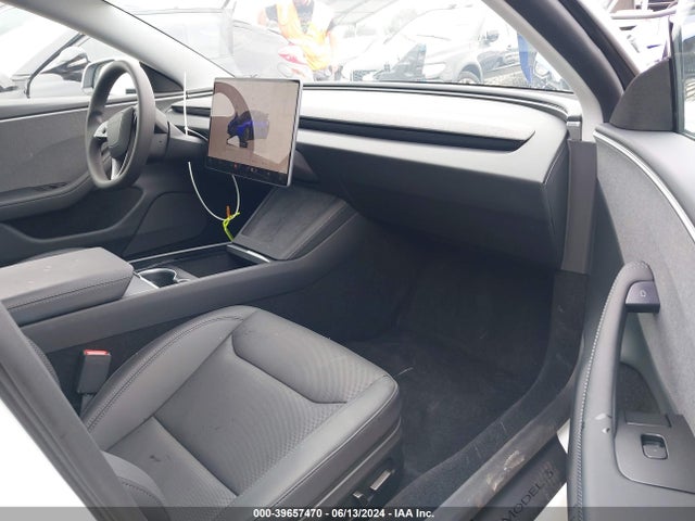 Tesla Model 3 Rear-wheel Drive 2024 5YJ3E1EA3RF773680 Image 5