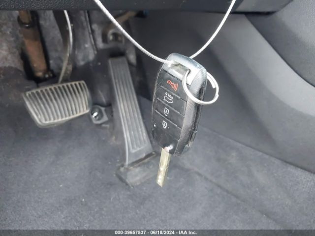 5XYPGDA54HG209050 KIA Sorento 3.3l Lx