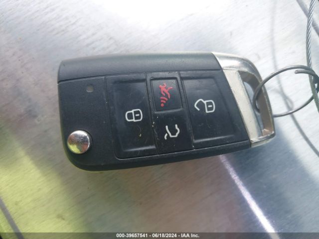 3VW5T7AU8FM061932 Volkswagen Golf Gti 2.0t Autobahn 4-door