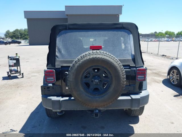 1C4BJWDGXGL311458 Jeep Wrangler Unlimited Sport