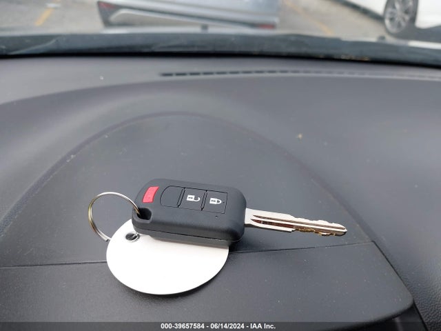 ML32AUHJ9MH012281 Mitsubishi Mirage Carbonite Edition/es/le