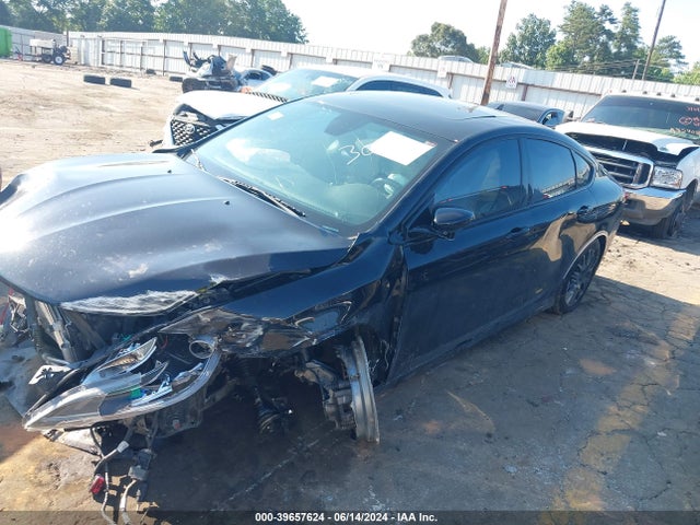 1C3CCCBG6FN573033 Chrysler 200 S