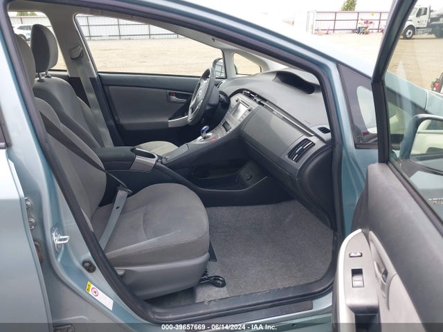Toyota Prius Two 2015 JTDKN3DU4F1908897 Image 5