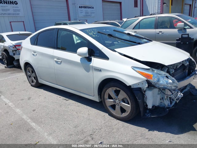 Toyota Prius Persona Series Special Edition 2015 JTDKN3DU5F0426784 головне зображення