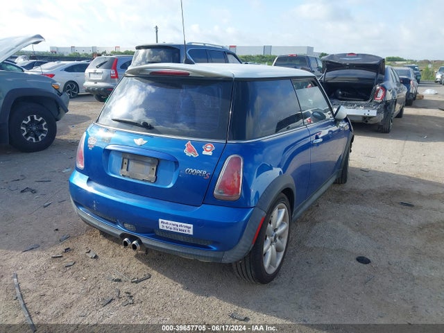 2006 MINI COOPER S WMWRE33566TL20557 Photo 3