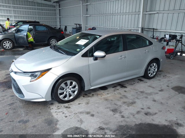 Toyota COROLLA LE 2020 5YFEPRAEXLP098755 Image 2