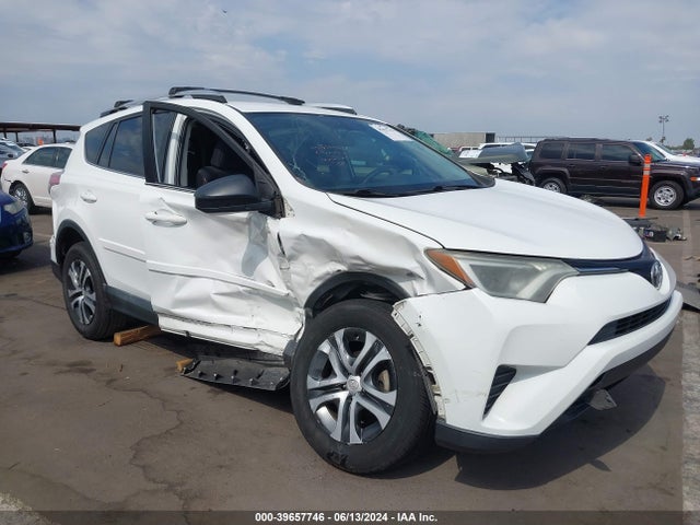 Toyota RAV4 LE 2016 JTMBFREV1GJ066755 головне зображення