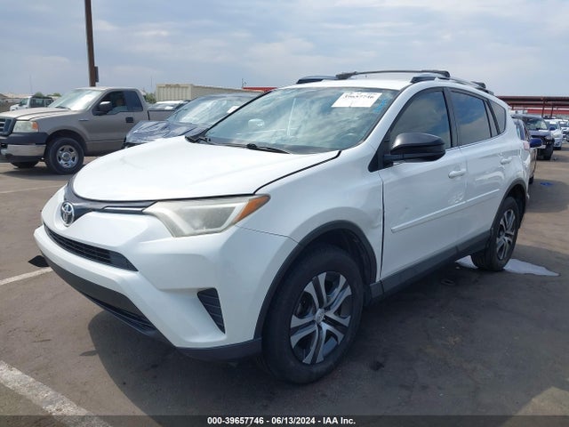 Toyota RAV4 LE 2016 JTMBFREV1GJ066755 Image 2