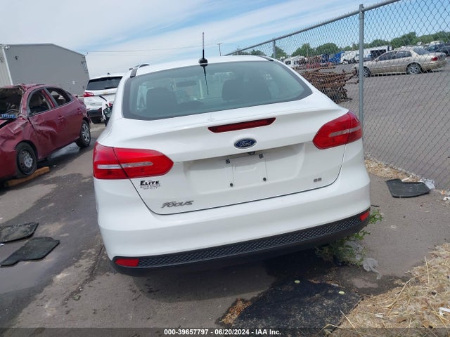Ford FOCUS SE 2018 1FADP3F26JL272453 Image 17
