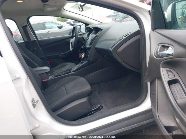 Ford FOCUS SE 2018 1FADP3F26JL272453 Image 5