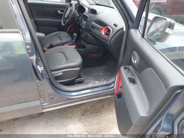 ZACNJDC19NPN73895 Jeep Renegade Trailhawk 4x4