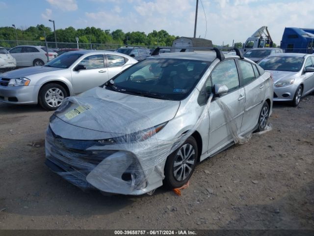 JTDKAMFP2N3227844 Toyota Prius Prime Le
