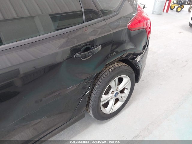 Ford FOCUS SE 2014 1FADP3K28EL121660 Image 6
