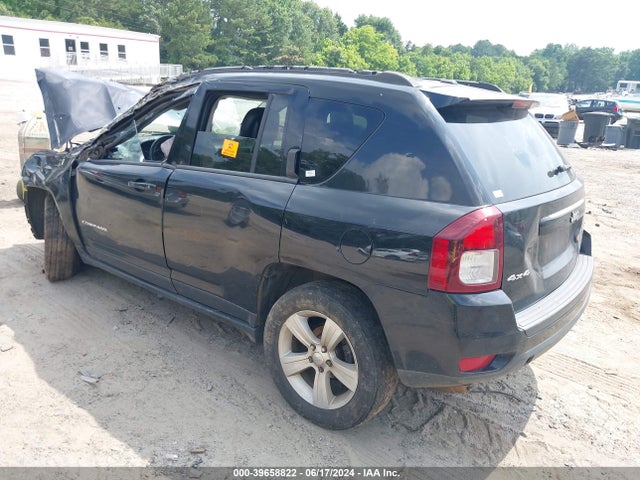 1C4NJDEB8ED784688 Jeep Compass Latitude