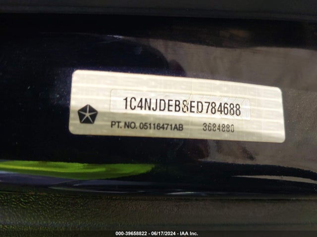 1C4NJDEB8ED784688 Jeep Compass Latitude