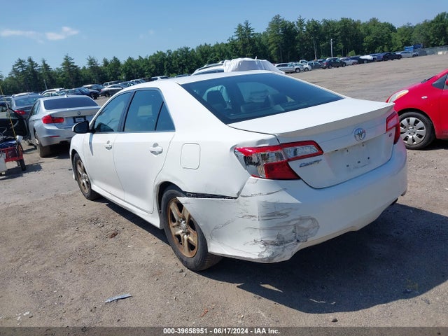 4T1BF1FK2EU371629 Toyota CAMRY SE