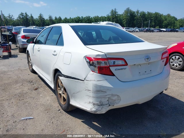 4T1BF1FK2EU371629 Toyota CAMRY SE
