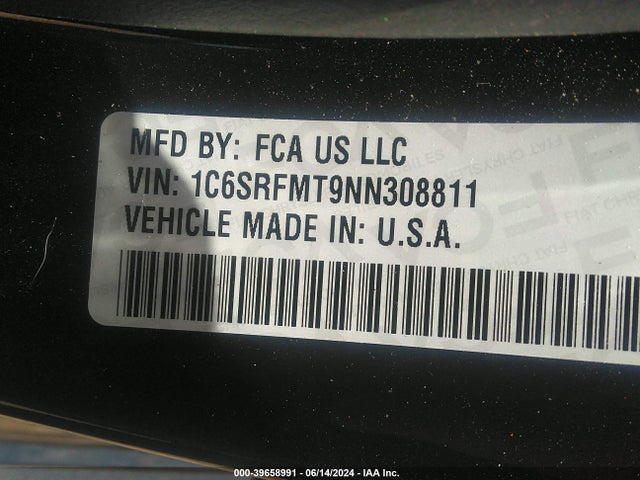 1C6SRFMT9NN308811 RAM 1500 Big Horn  4x4 6'4 Box