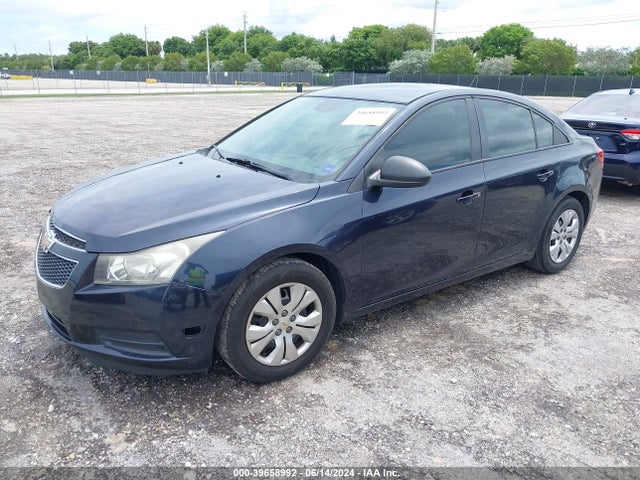 Chevrolet Cruze Ls Auto 2014 1G1PA5SH7E7441286 Image 2