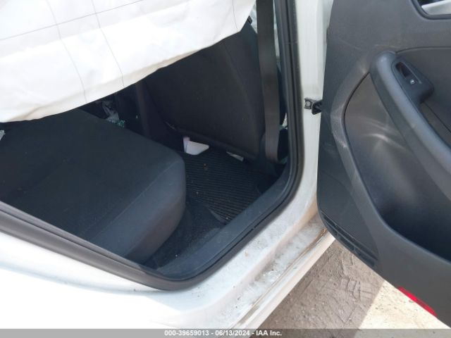 3VW2K7AJ8FM327526 Volkswagen Jetta 2.0l S