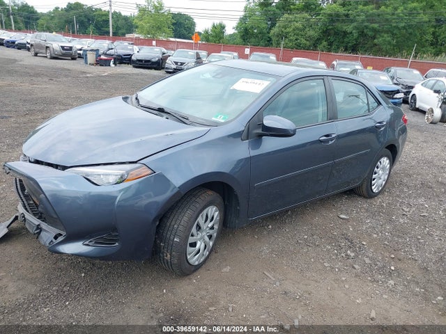 Toyota COROLLA LE 2018 2T1BURHEXJC029594 Image 2
