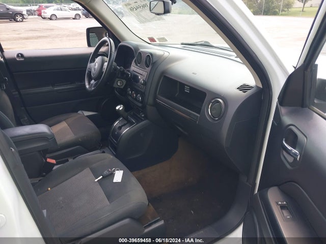 1C4NJPFA4GD719749 Jeep Patriot Latitude